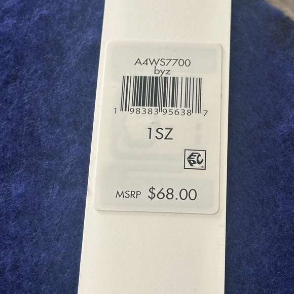 Calvin Klein Blue scarf - Picture 3 of 7